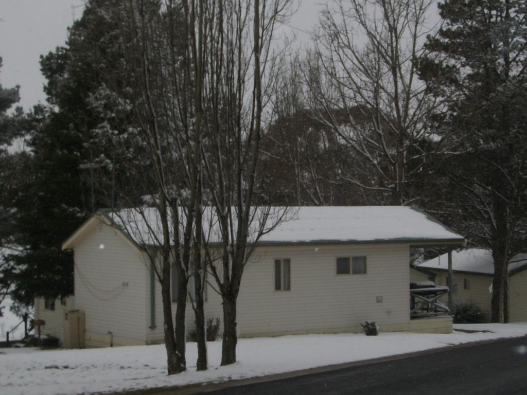 Rainbow Pines Tourist Caravan Park Adaminaby Exterior foto