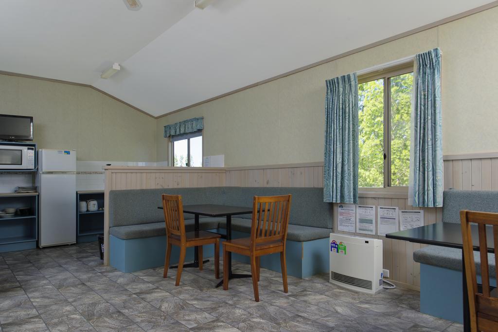 Rainbow Pines Tourist Caravan Park Adaminaby Exterior foto